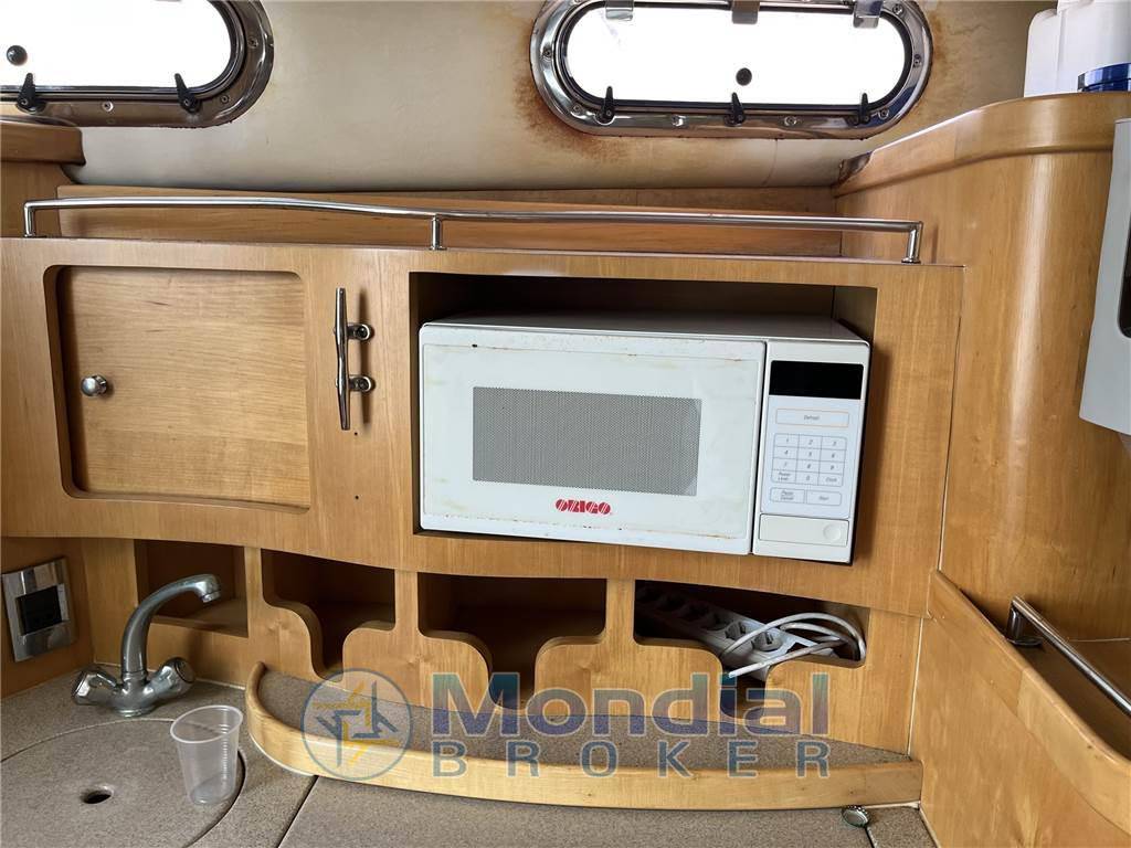 Boston whaler 34 defiance