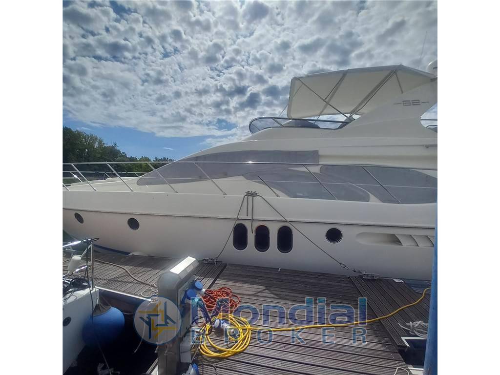 Azimut 62