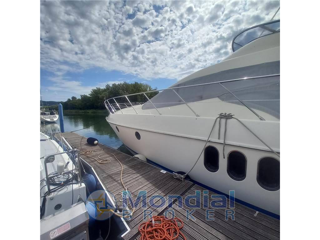 Azimut 62