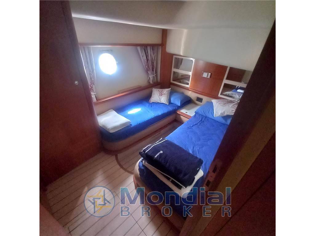 Azimut 62