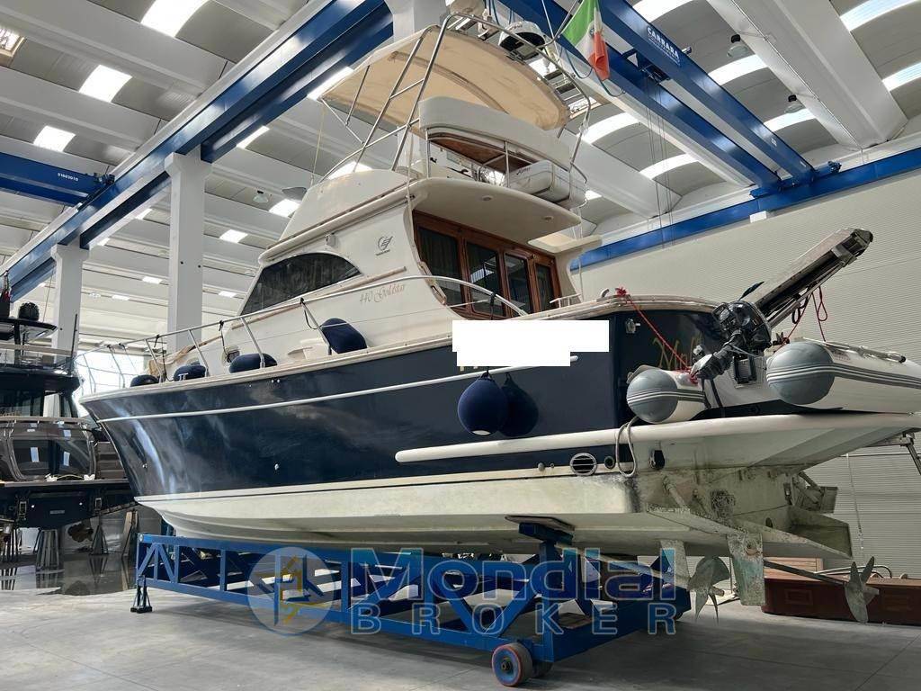 Cantieri estensi 440 goldstar fly