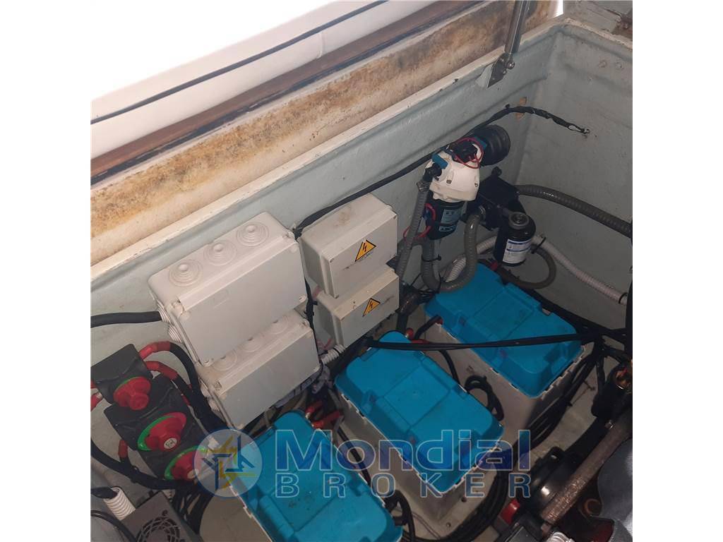 Trimarine 770 cabin