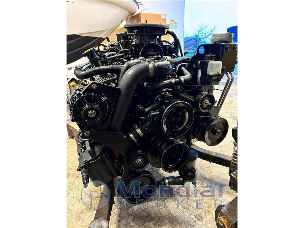 Crownline 315 scr