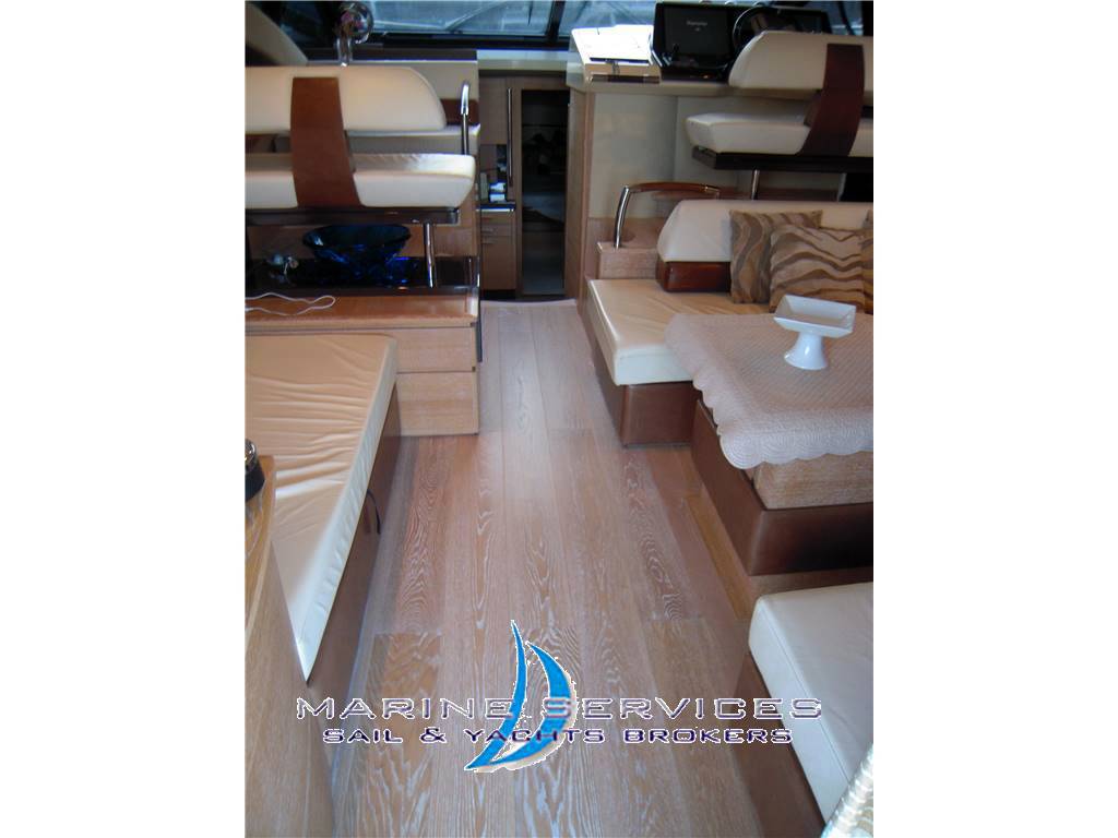 Azimut 47 fly