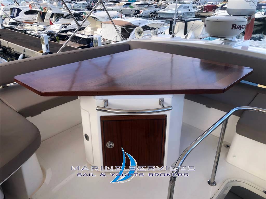 Azimut 47 fly