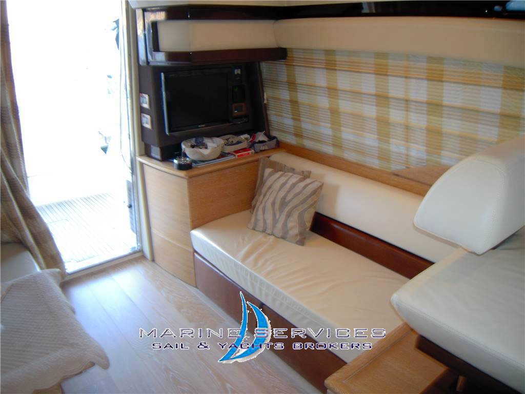 Azimut 47 fly