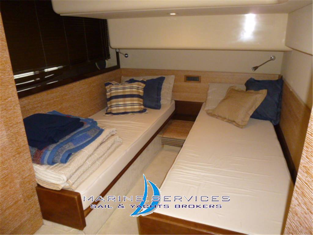 Azimut 47 fly