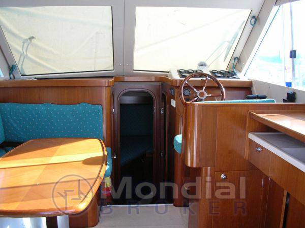 Beneteau Antares 905