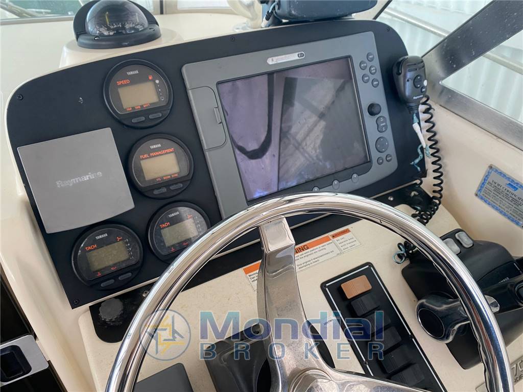 Pursuit 3070 offshore