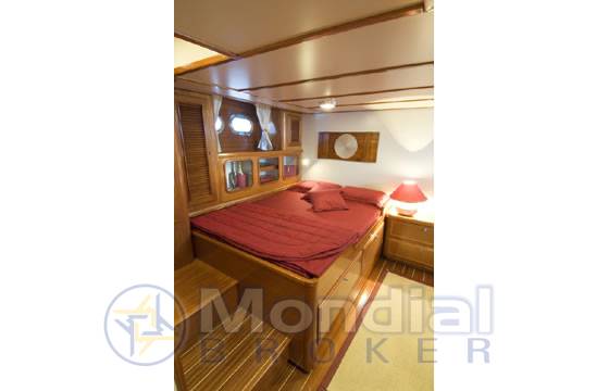 Rose island Pathfinder 58
