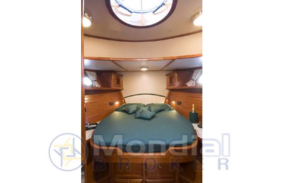 Rose island Pathfinder 58