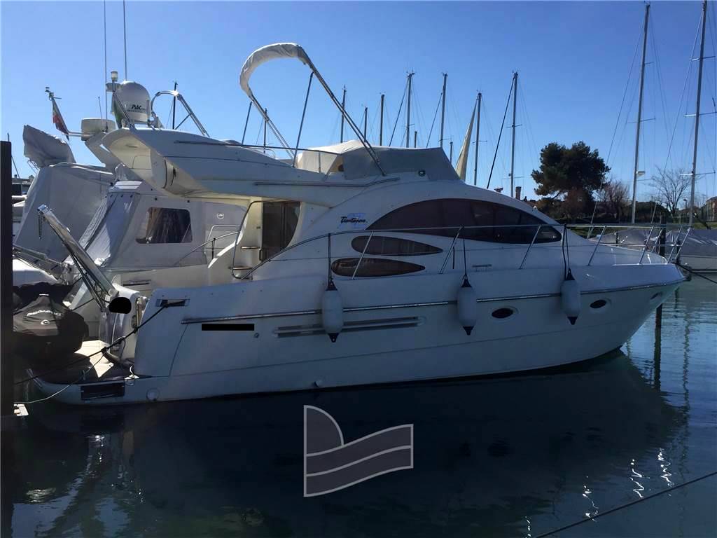 Azimut Az 39