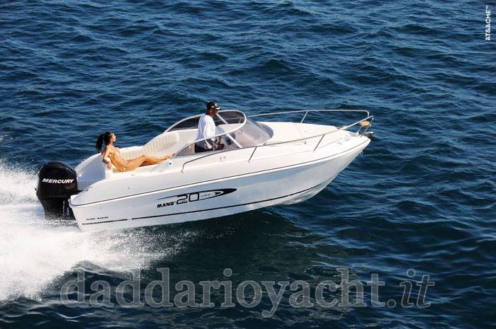 Manò marine 20 cabin