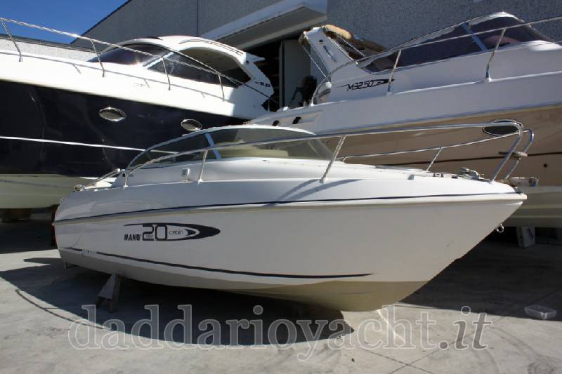 Manò marine 20 cabin