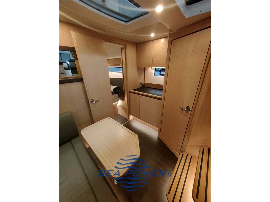 Bavaria Sr 38 open top charter