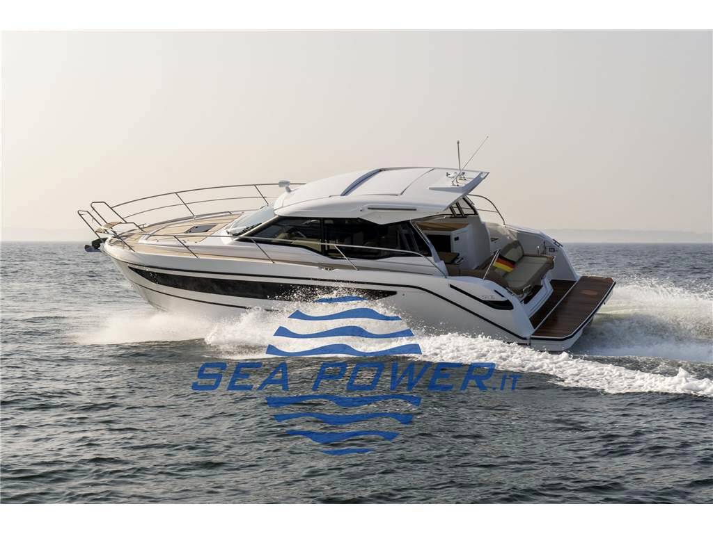 Bavaria Sr 36 hard top charter