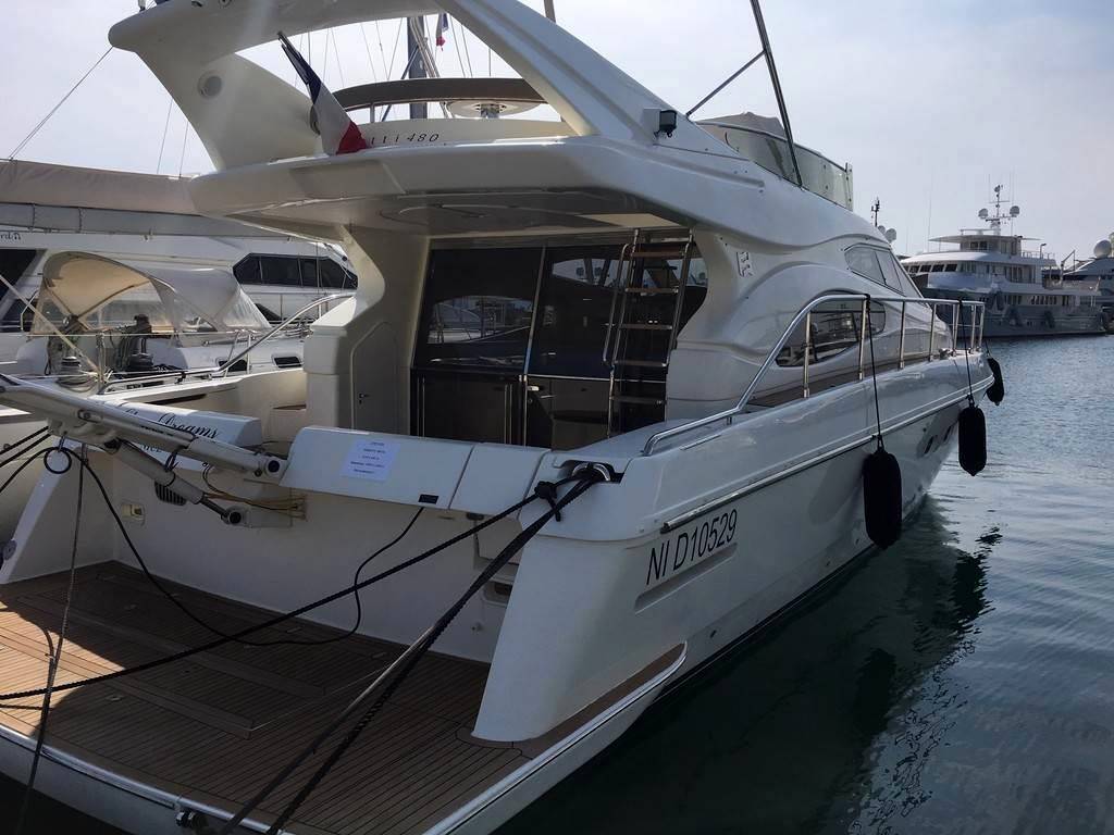 Ferretti yachts 480