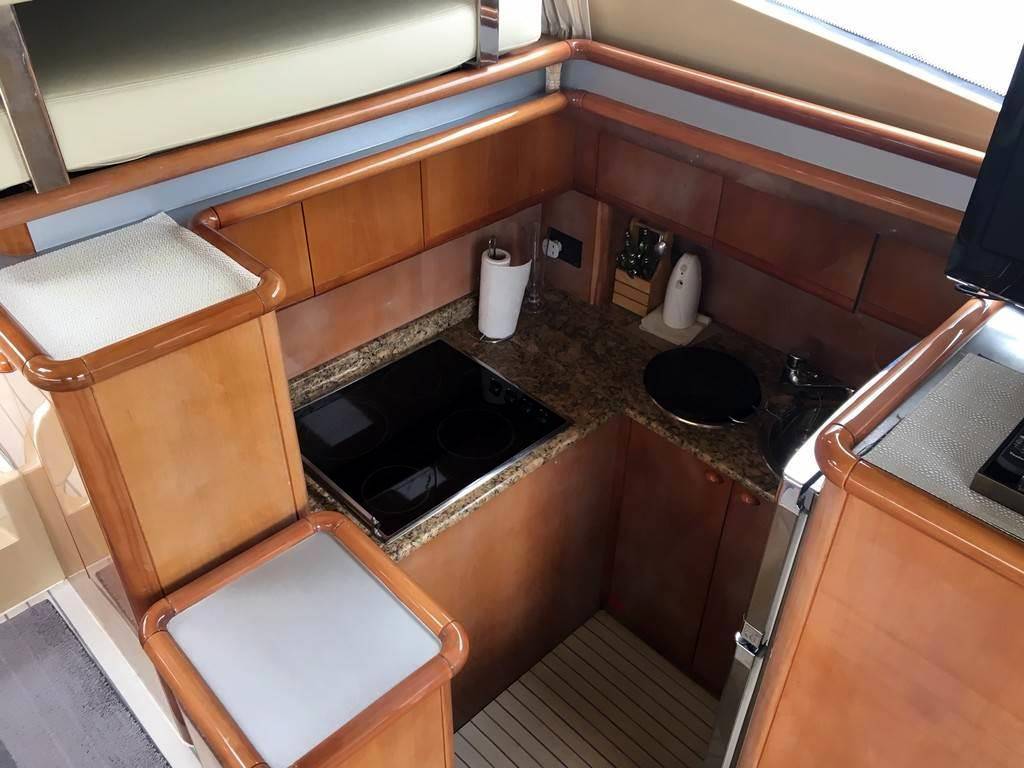 Ferretti yachts 480