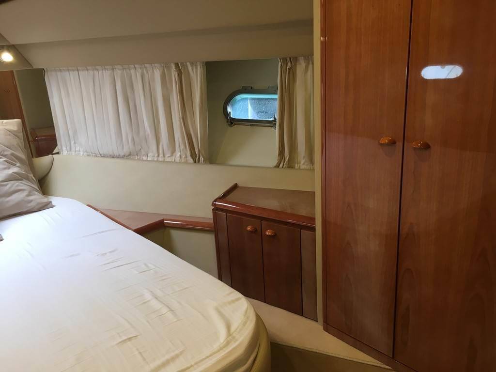 Ferretti yachts 480
