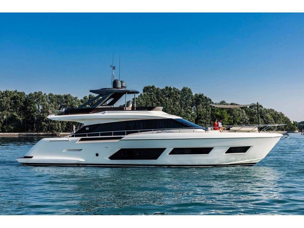 Ferretti yachts 670