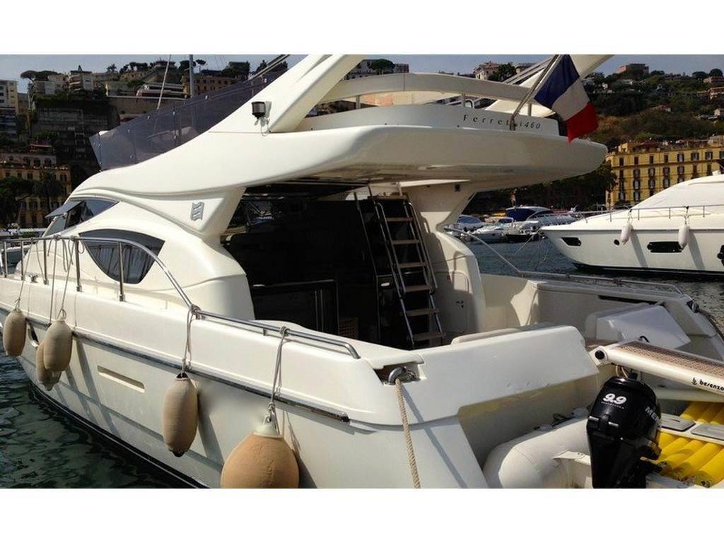 Ferretti yachts 460