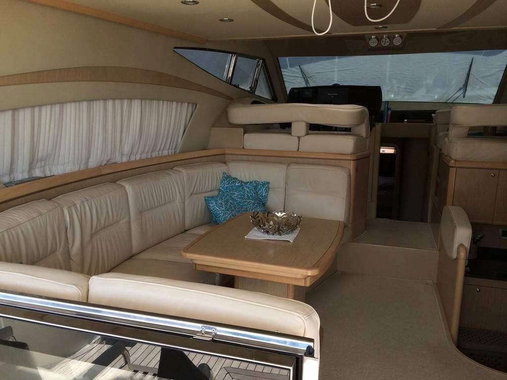 Ferretti yachts 460