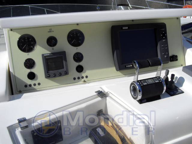 Ferretti 57