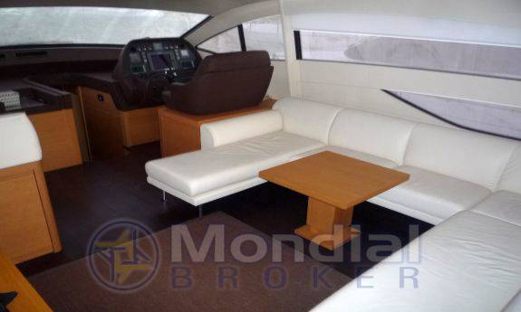 Pershing 64