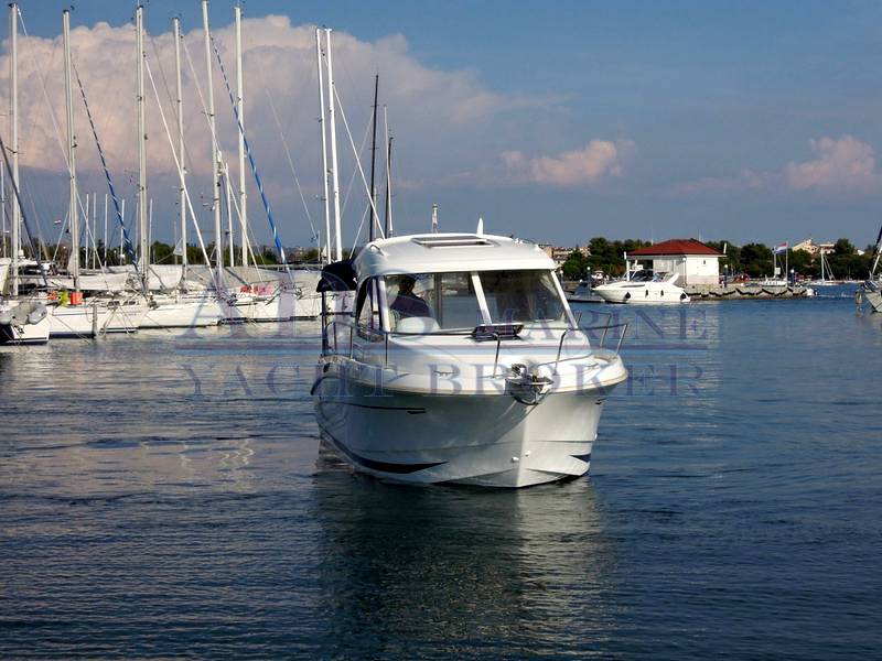 Beneteau Antares 8