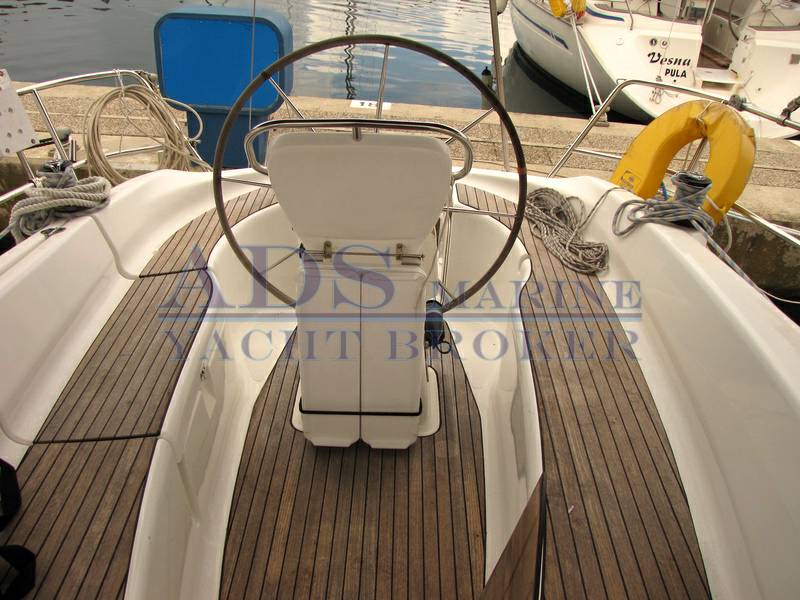 Bavaria 32 cruiser