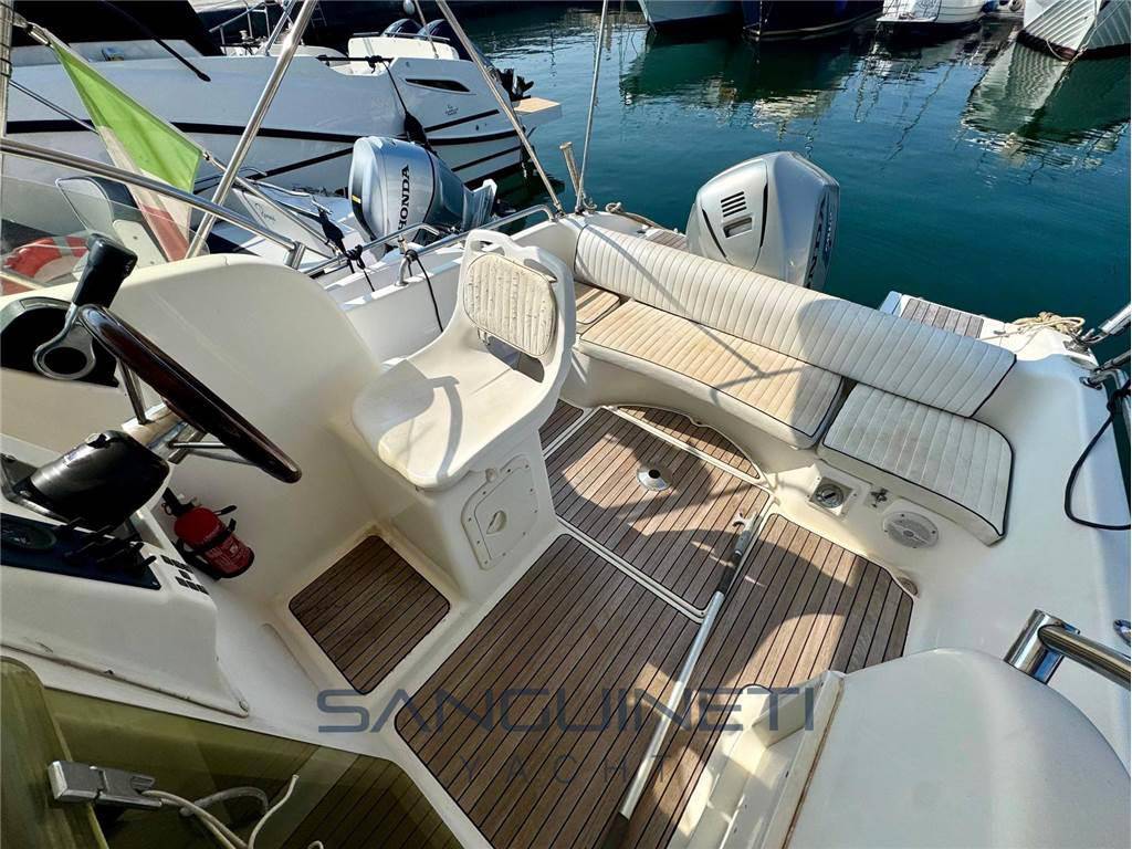 Compositi costruzioni navali Seabird 655
