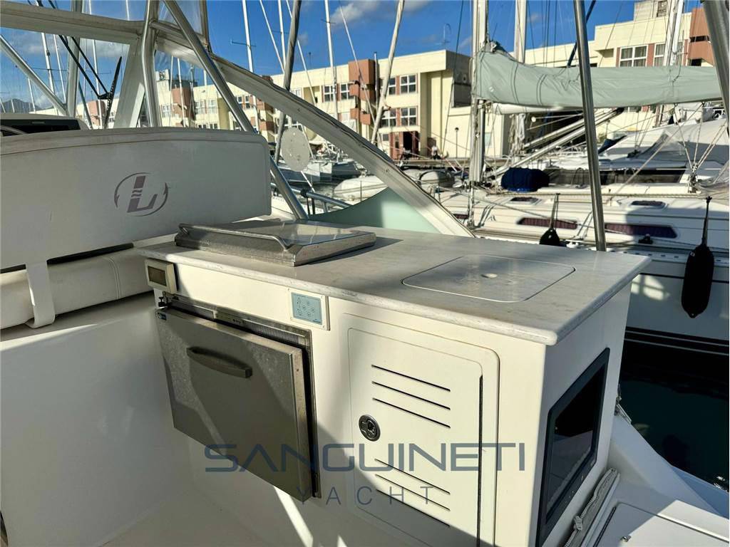Luhrs 37 open