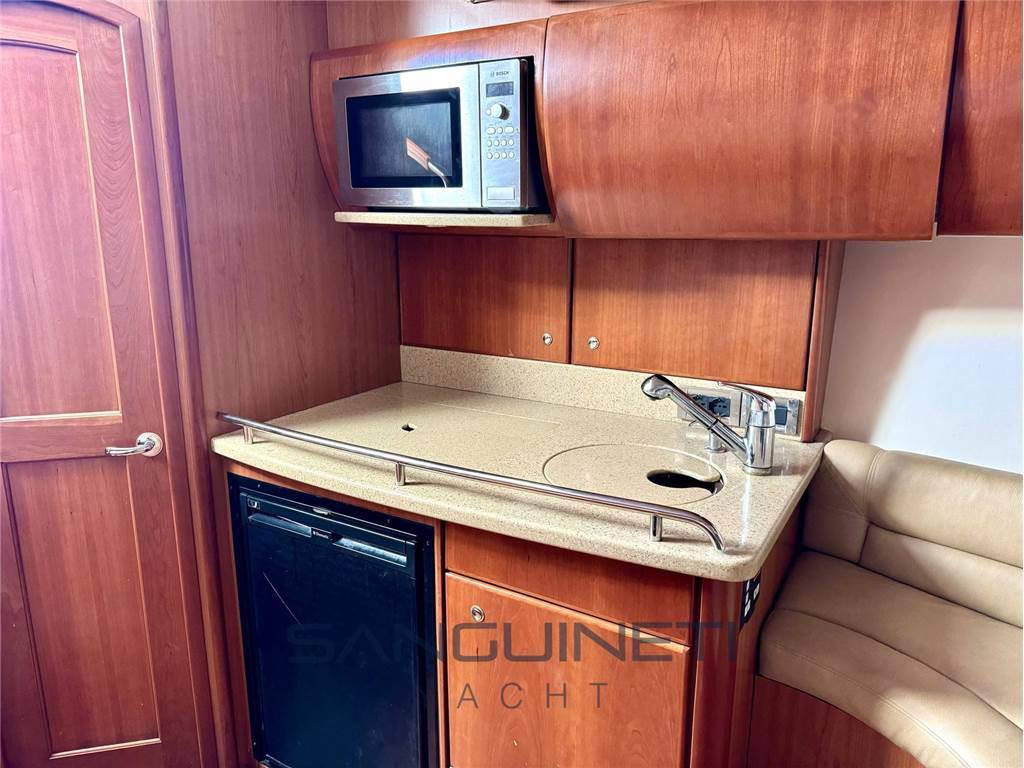 Luhrs 37 open