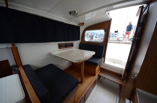 Bertram 28