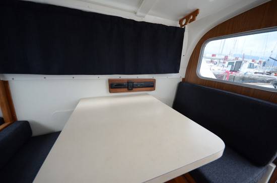 Bertram 28