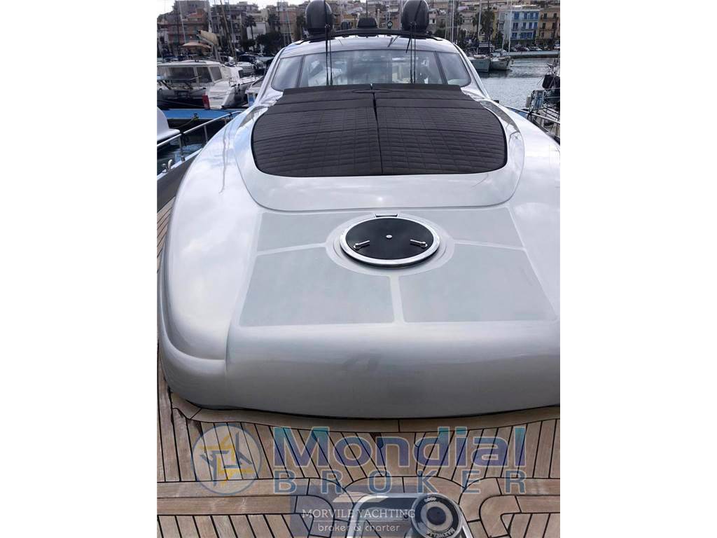 Pershing 76