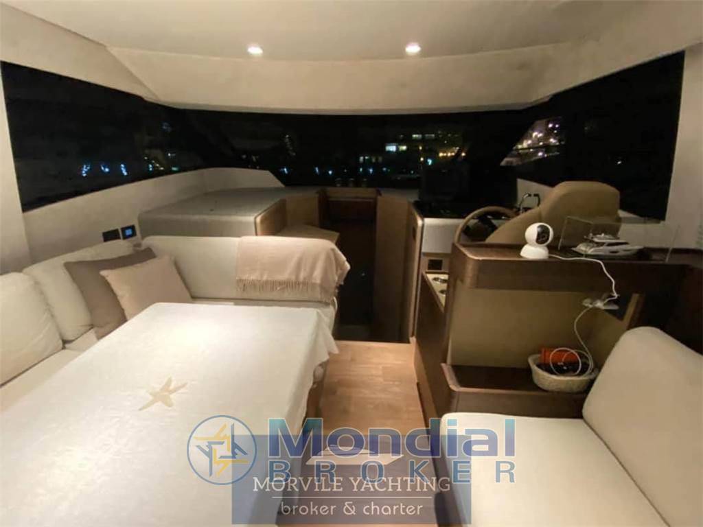 Ferretti yachts 500