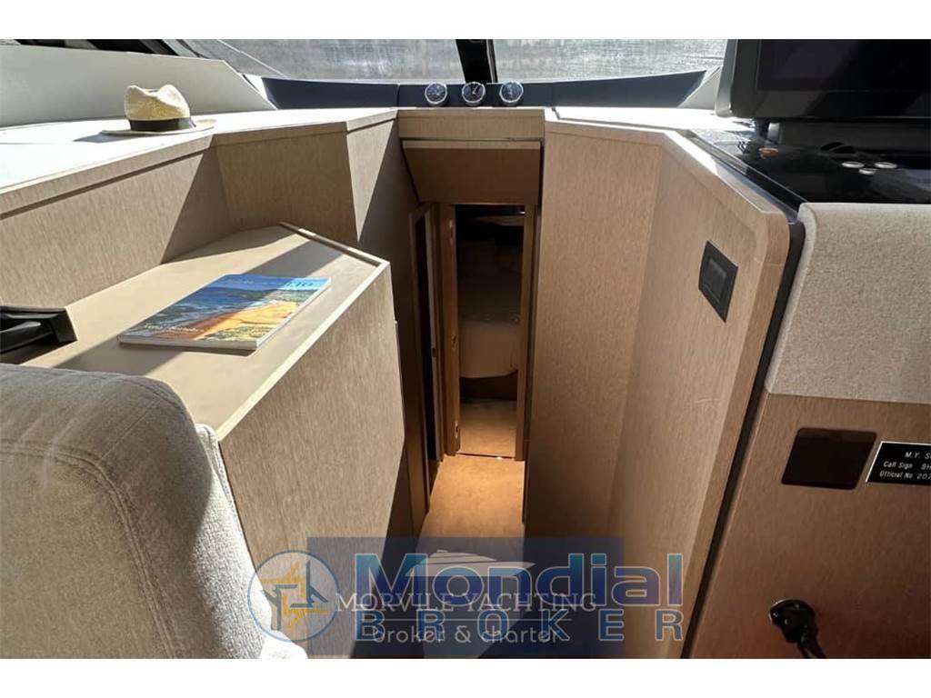 Ferretti yachts 500