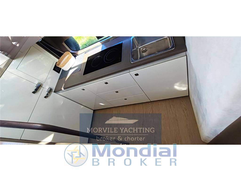 Sessa marine F42 flybridge
