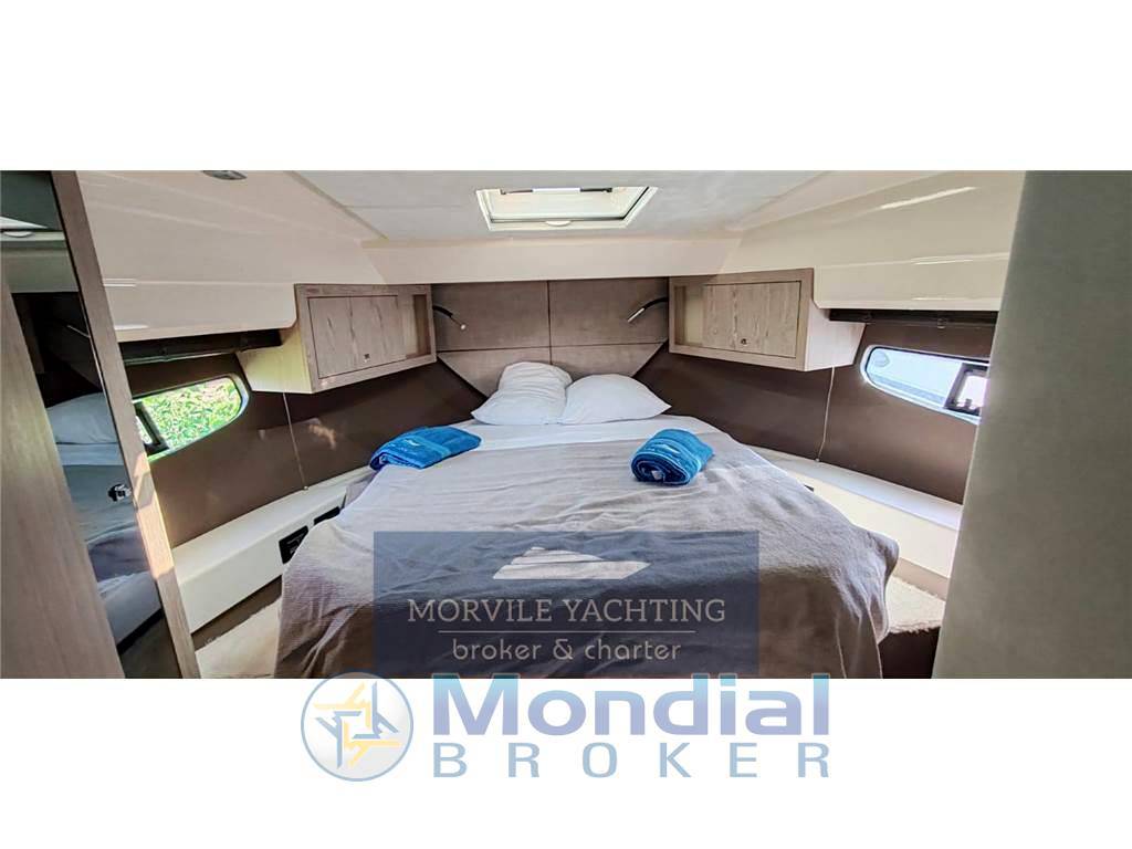 Sessa marine F42 flybridge