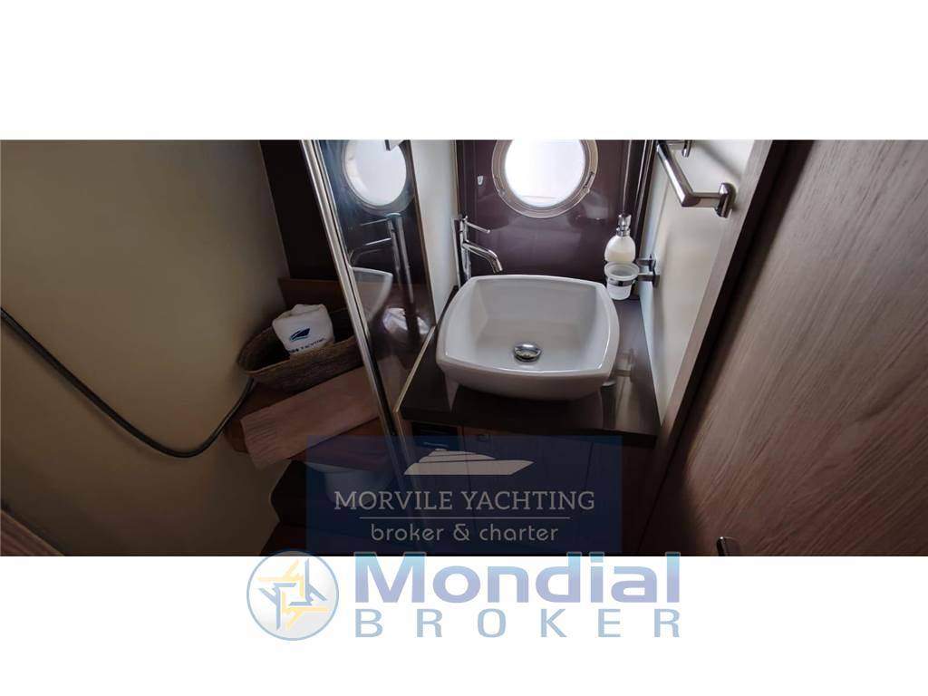 Sessa marine F42 flybridge