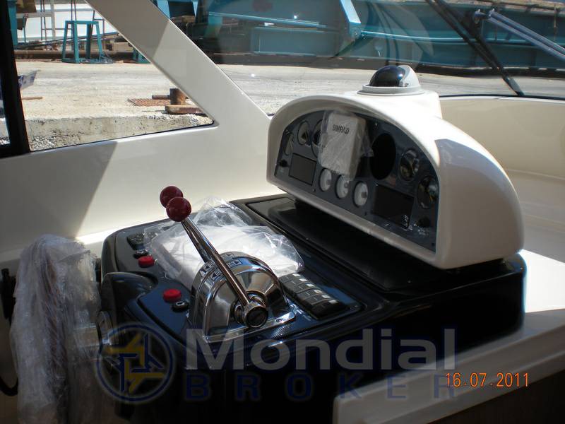 Cantieri navali di donna Serapo 33 cabin