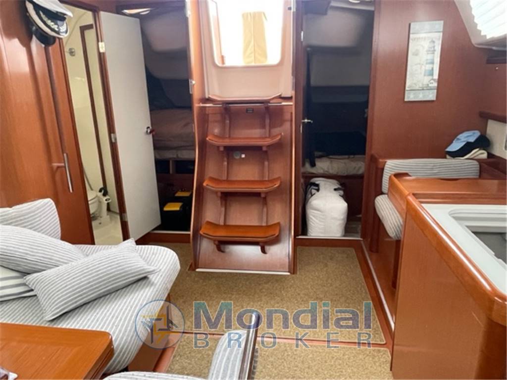 Beneteau yacht Oceanis 43
