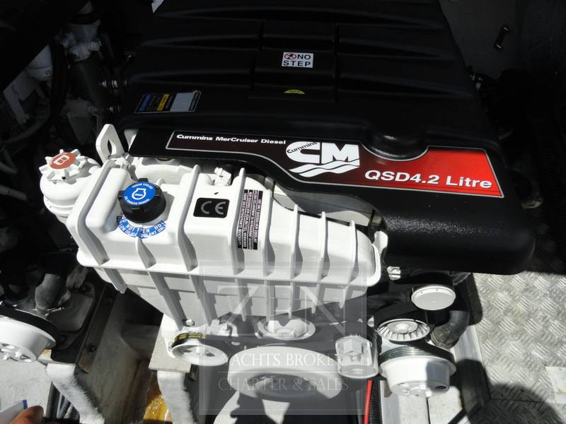 Sacs Stratos 12