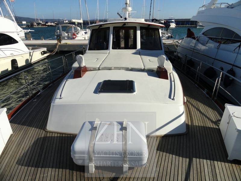 Grand banks Eastbay 54