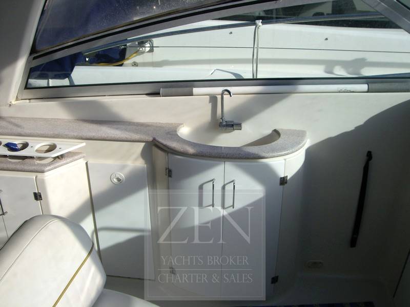 Monterey 322 cruiser
