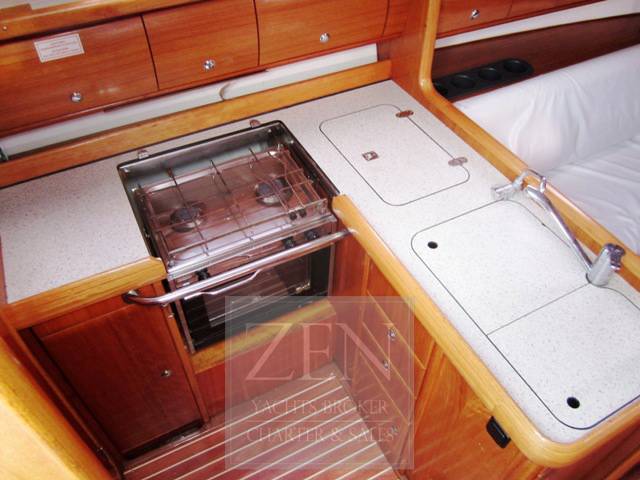 Bavaria 36 cruiser