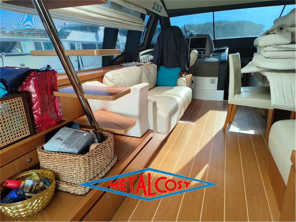 Ferretti 592