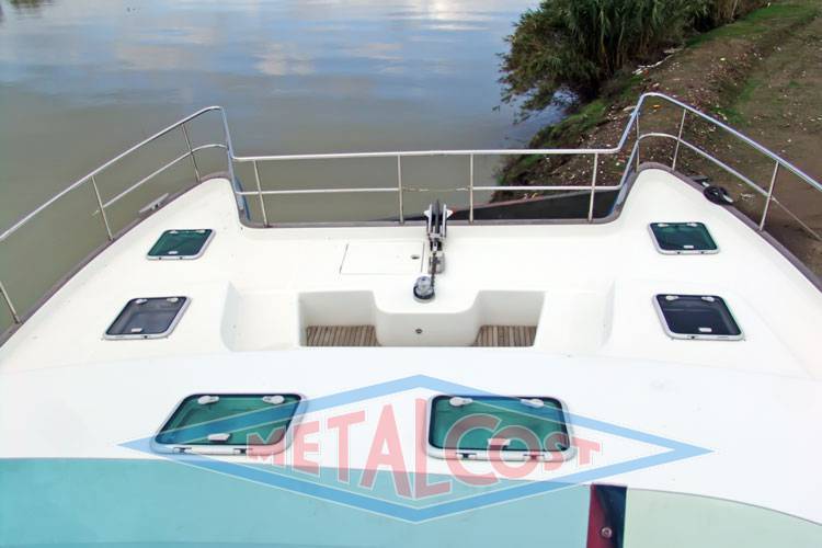 Lagoon Power 43