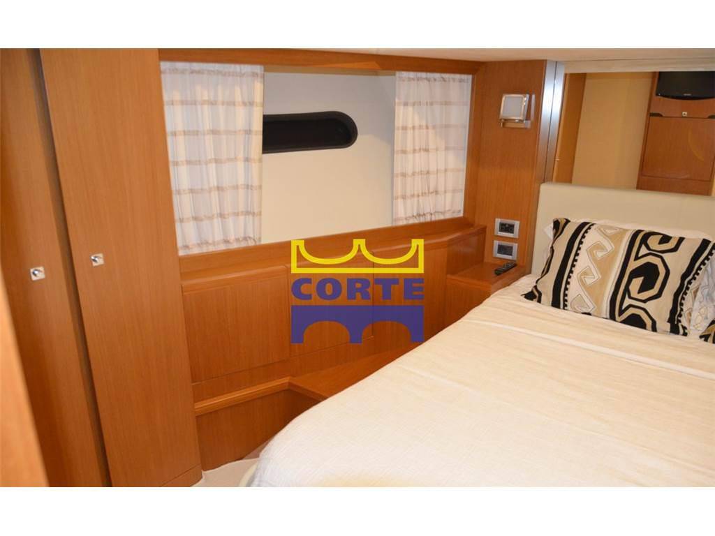 Ferretti yachts 780